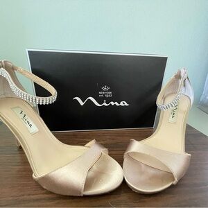 Nina special occasion shoes size 8